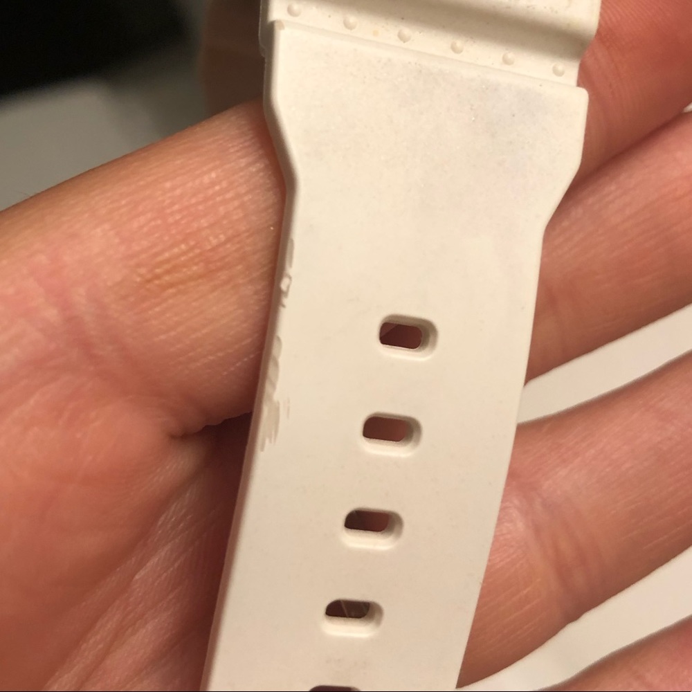 White GShock - Picture 4 of 8